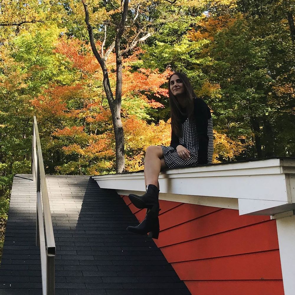 Meet your Posher, Avid